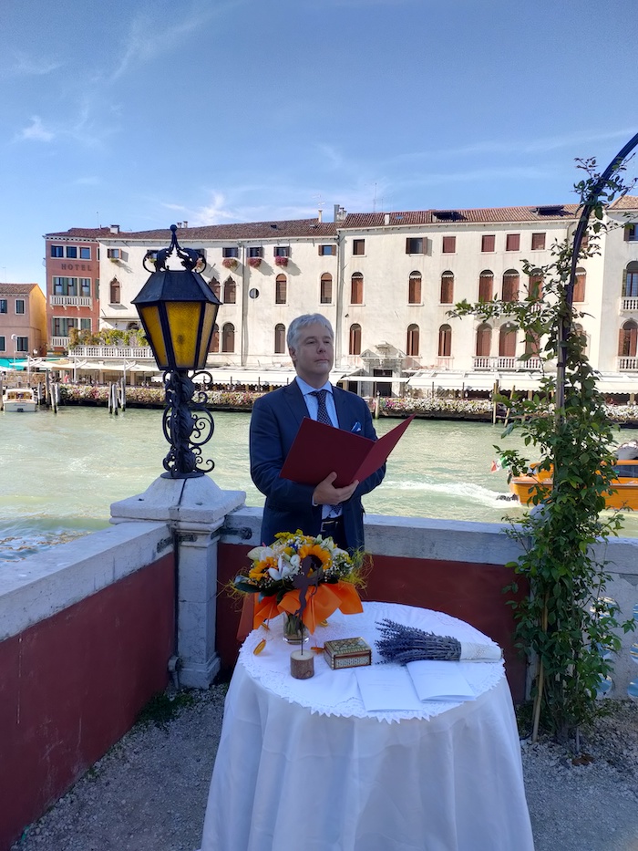 Italian Wedding Celebrant in Venice since 2004